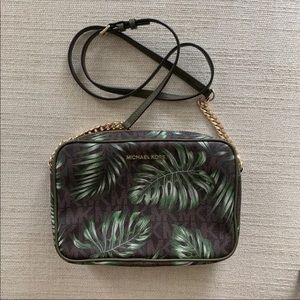<< mk palm purse >>